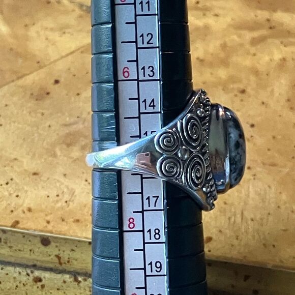 Genuine White Buffalo Sterling Silver Ring Size 7 - Picture 8 of 9